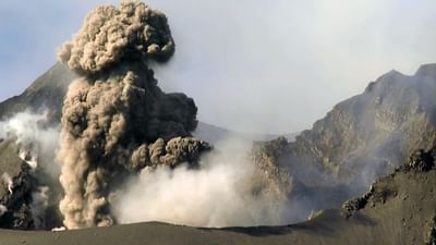 Des Volcans Et Des Hommes Sakurajima Une Vie Sous Les Cendres Regarder Le Documentaire Complet Arte