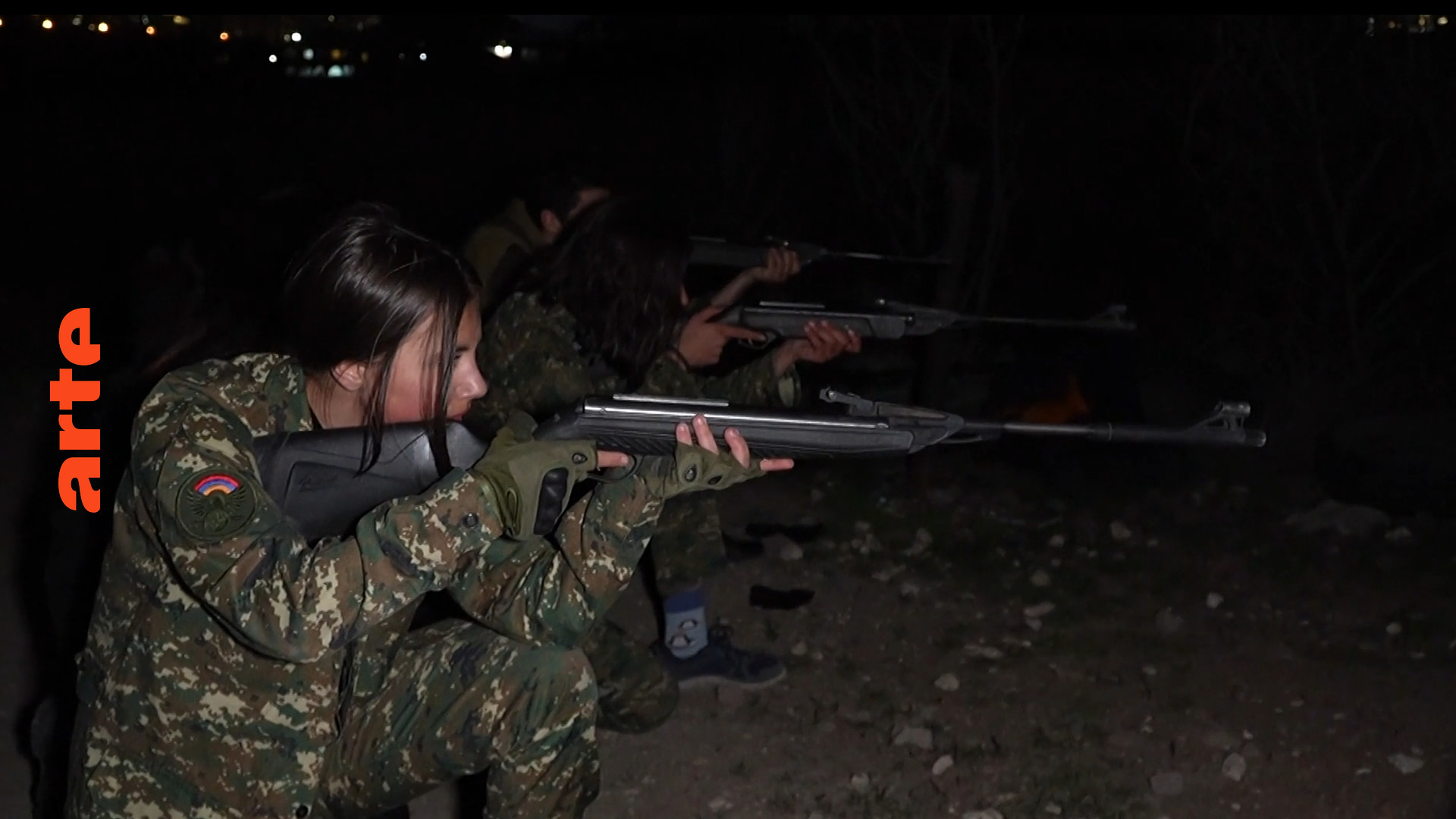 Armenien: Frauen im Bataillon