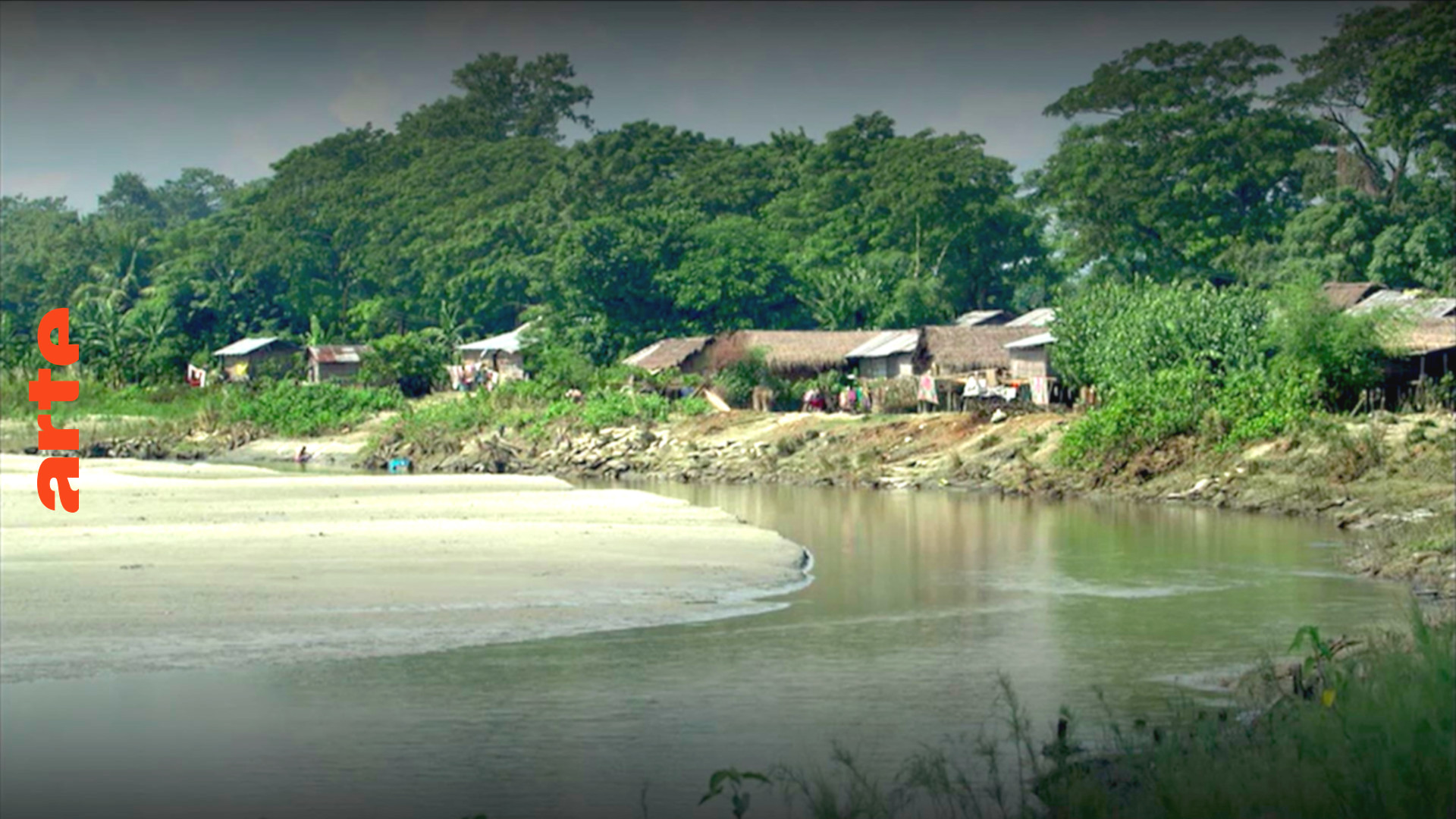 Indien: Majuli versinkt im Fluss (2015)