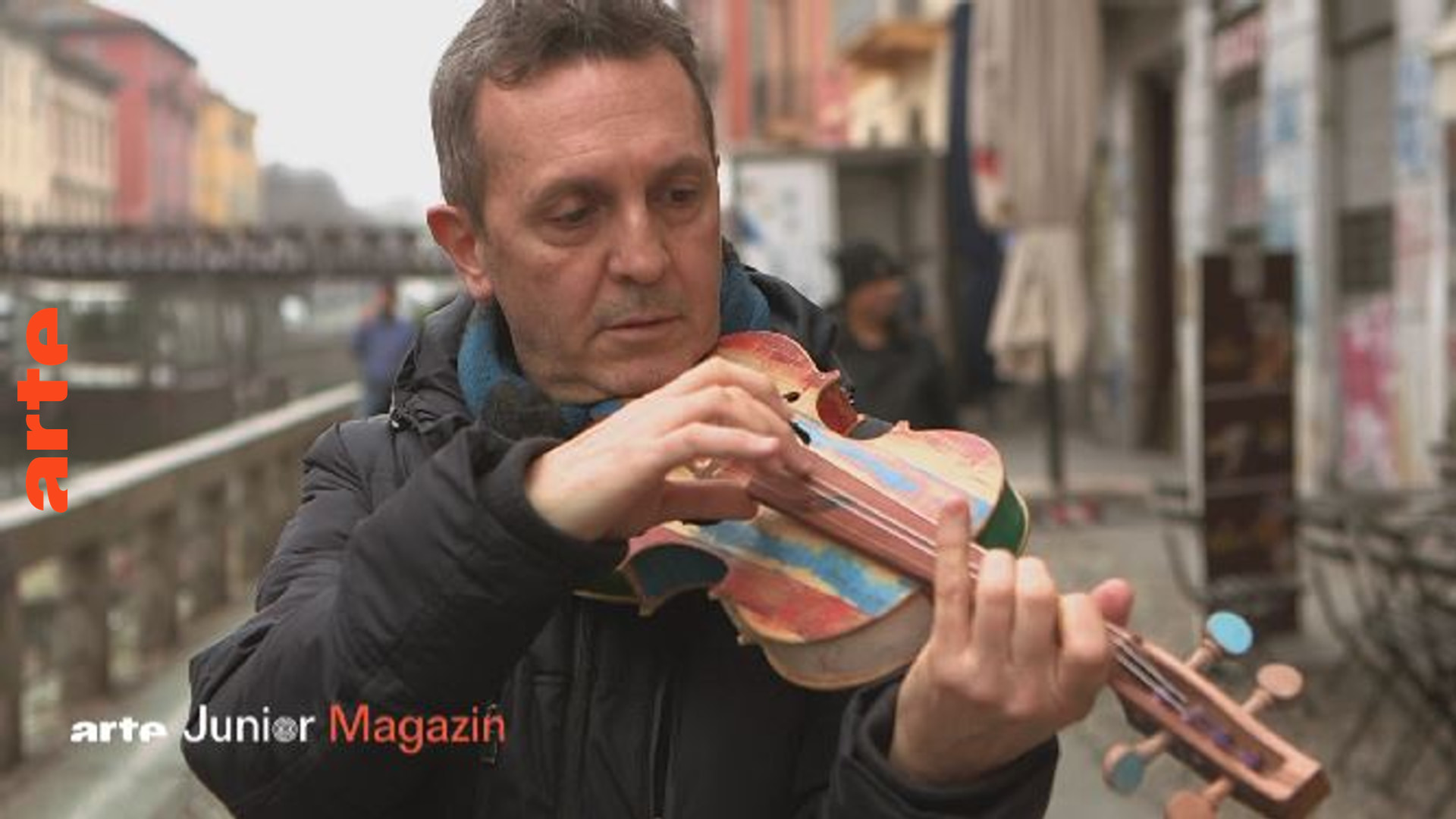 Italien: Musikinstrumente aus Flüchtlingsbooten