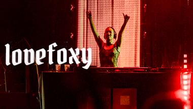 Lovefoxy.